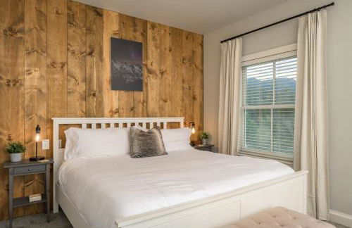 Luxe 4BR Mtn Retreat With Stunning Views Near Ski AndHikes - Foto 7