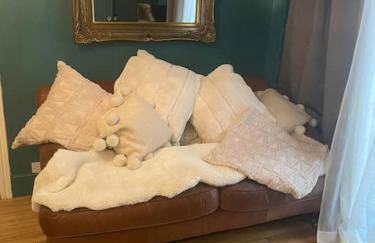 The Big Cosy Boudoir Bed + Hot tub - Photo 12