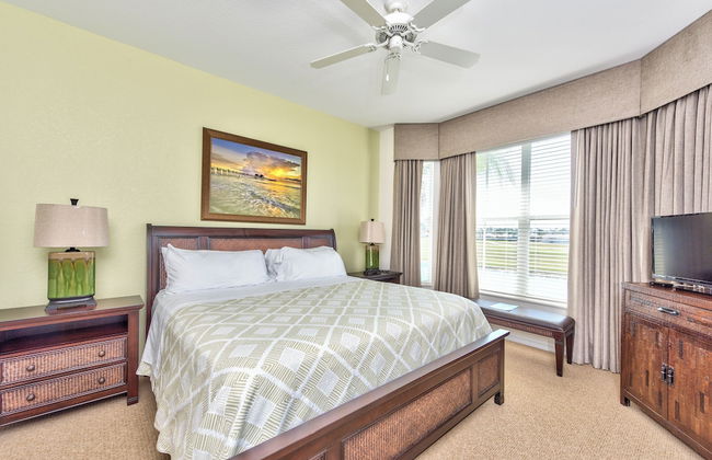 Genoa Vacation Rental: Stylish 2-BR Condo with Golf & Lake Views. Resort-Style Pool, Hot Tub, and Easy Access to Championship Golf. Minutes from Naples Beaches, 5th Avenue S, and Marco Island - Foto 9