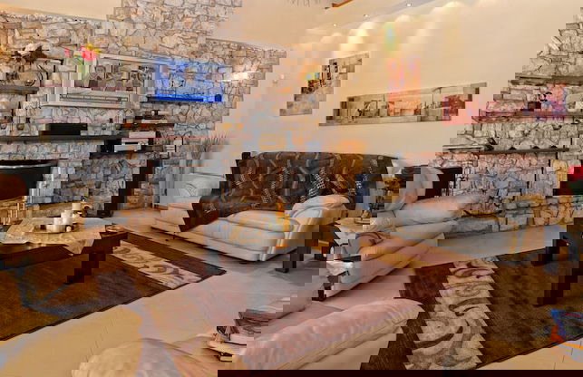 Beautiful 9-bed Villa in Gouvia With Tennis Court - Foto 16