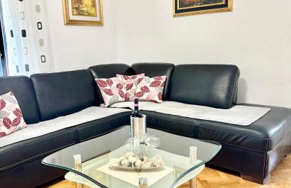 Spacious villa for 10 with a big private pool - Photo 17