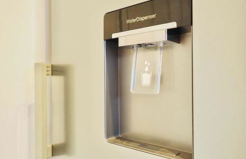 Spacious 3 bedroom Home w Parking in Farnborough - Foto 29