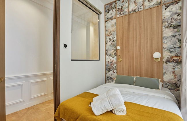 Superb Apartment on the Champs Elysees - Photo 4