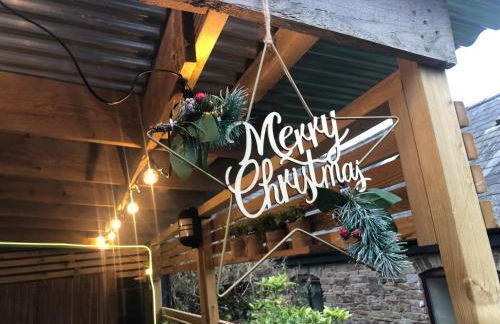 Shepherds Hut - Photo 3