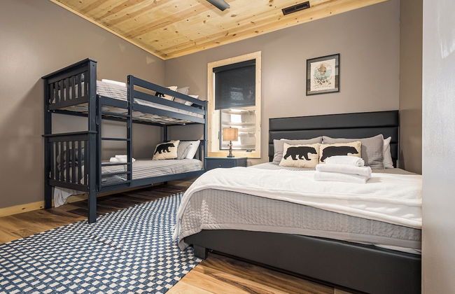 Black Diamond Lodge by Taylor Made Deep Creek - Photo 35