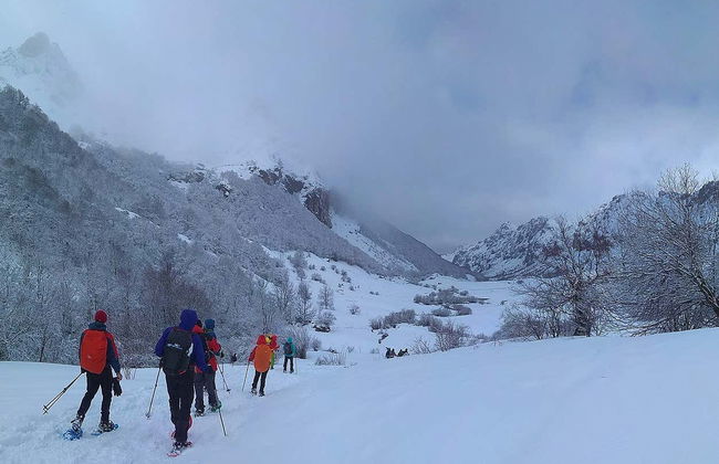 Paseo con raquetas de nieve por Valle de Lago - Foto 1