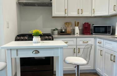 Newly Gated Stylish Steps to Hollywood 2B2B - Foto 29