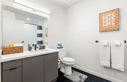 Chic Studio, Walk to Downtown With Skyline Views - Foto 7