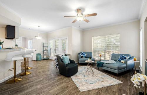 Upscale City Apartment with Pool , Fitness Center - Foto 1