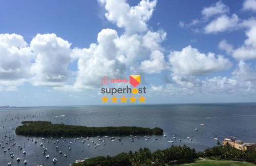 Ocean View Balcony steps from Restaurants, Peacock Park & Marina - Foto 5