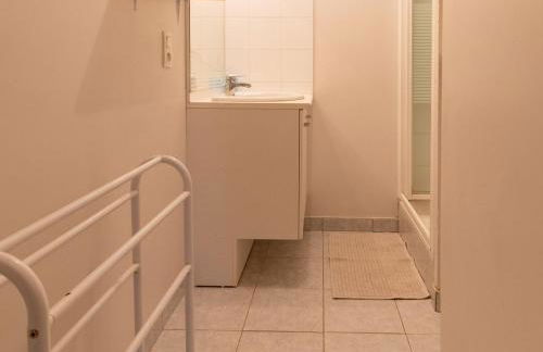 Charmante Maison de Campagne près des Vignes avec WiFi, BBQ et Proche d'Angers et Saumur - FR-1-622-68 - Photo 13