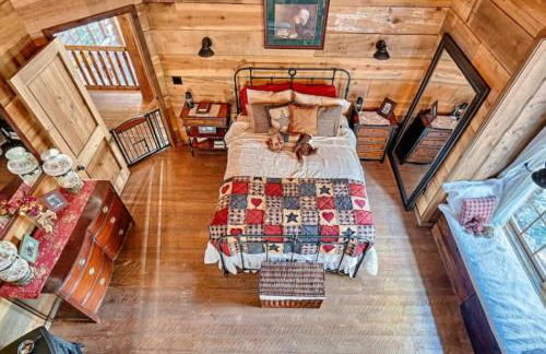 Hot Tub and Mtn Views Woodsy Cabin in Greer - Foto 12