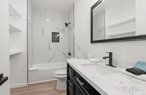 Modern Gem Near Downtown! - Foto 21