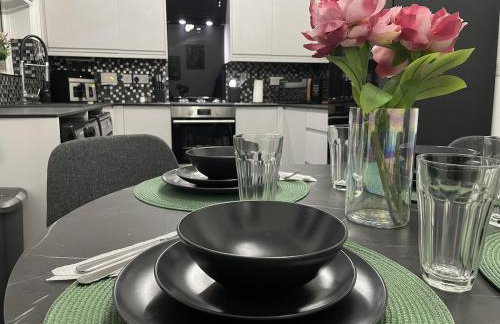 Modern 3 Bedroom high spec house in Sheffield - Photo 29