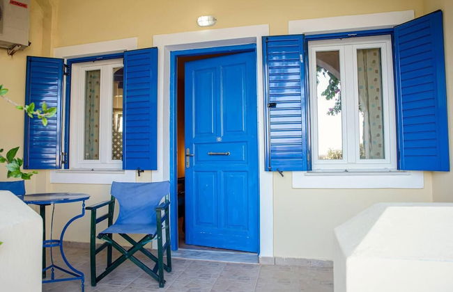 Santorious Cavehouse - Photo 26