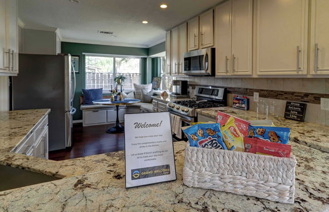 Spring Branch Haven - Cozy 3BR Oasis, Pet Friendly - Foto 12