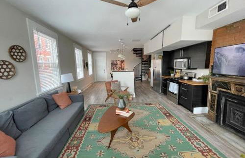 Full Building Huge Downtown Retreat Walkable to Everything - Foto 49