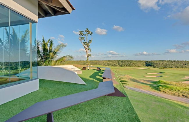 Modern 7BR Villa w Stunning Views of Golf Course - Photo 38