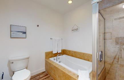 LV007 Downstairs LV Studio in a Quiet Location - Photo 9