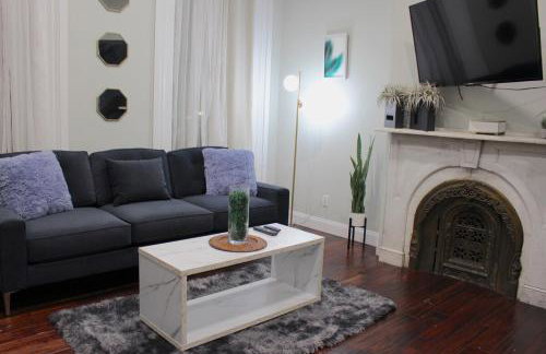 RARE 1BR Apt with Character GREAT Location! - Foto 1