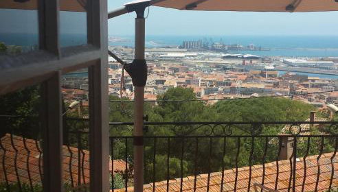 Apartment with sea/city views, near downtown Sète - Photo 1