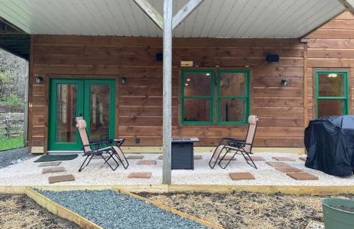 Creekside Getaway - King Bed - Full Kitchen - Foto 23