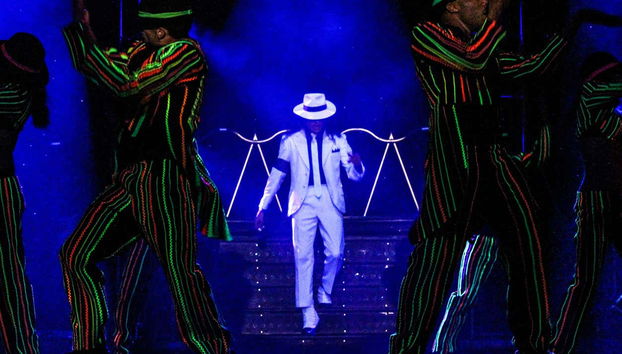 La mise en scène de la comédie musicale MJ est spectaculaire