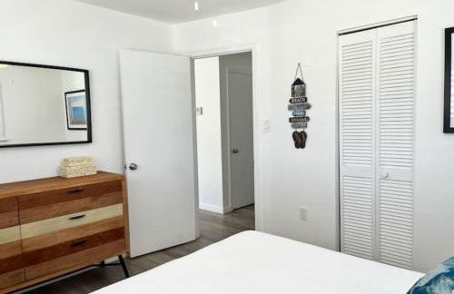 Modern Apartment - 3 of 4 - Photo 9