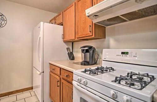 Riverfront Elkins Home with Fireplace and Deck! - Foto 14