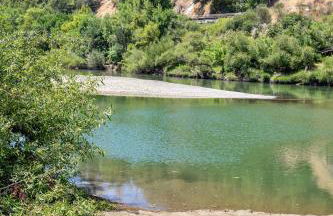 Cozy Riverfront Cabin Just Steps to the Russian River with Beach Access & Wood Stove - Foto 53