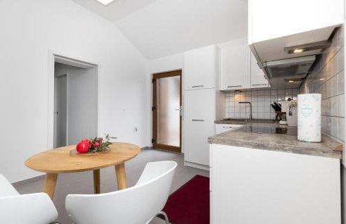 1 Bedroom Nice Apartment In Mali Losinj - Foto 8