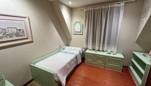 Chalet con piscina y 2000 m de jardín - Foto 3