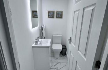 Watford Junction Oasis - Modern 3BR Ensuite with Garden - Foto 26