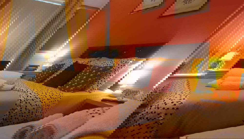 4 Bed Flat - Sleeps 10 - Pets - Parking - Wifi - Foto 1, Imagen principal