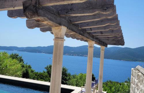 Green Marble Pool Cottage 3 BR in 2 adjoining stone buildings on a 2 acre private land - Foto 3