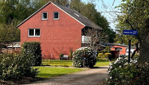 Ferienwohnung Schlingshöhe - Oberwohnung mit separater Terrasse - Foto 2, Garden, Garden view