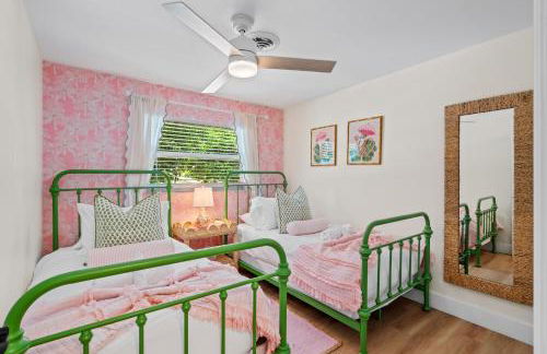 Your own 5BR Private Oasis! wPrivate PoolPickleball - Photo 27