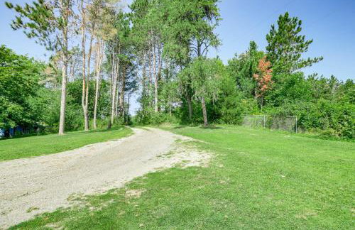 Private Island Home in Belding with Dock and Grill! - Foto 34