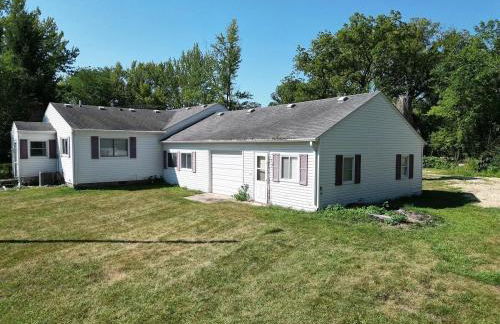 Riverside Retreat - Renovated Home on 15 Acres! - Foto 8