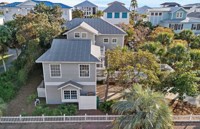 Steps to Beach! Arcade Game Room, Pool + Hot Tub Calico Scallop by Avantstay - Foto 73