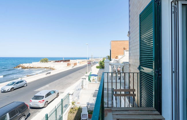 The Sea Outside Apartment 02 by Wonderful Italy - Foto 12