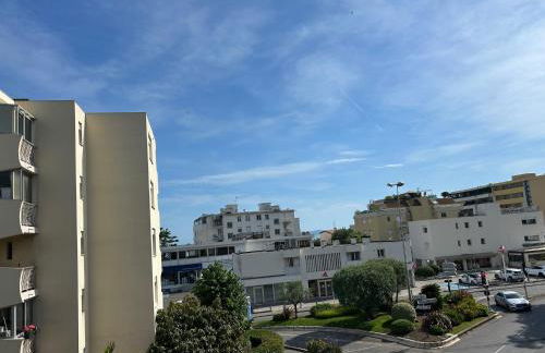 Riviera Retreat - Steps to Beach & Shops, Balcony & AC - Foto 16