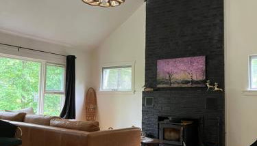 The Brookside Lodge & Cottage - Photo 2