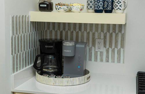 Stylish Getaway with Hot Tub-Near Downtown Indy-Family Friendly - Foto 19