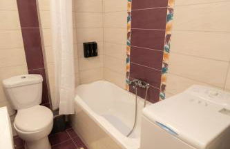 Mary's Downtown Home - a stroll away from Mount Vermio - Photo 8