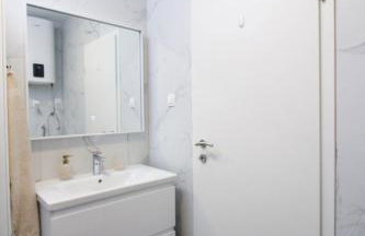 Fly in Apartment - Photo 10