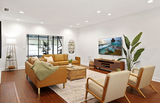 Golden Retreat: Expansive 6BR Home w Heated Pool ~ - Foto 10