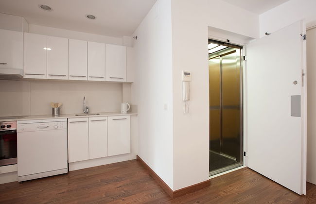 AB Montjuic - Photo 37