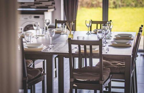 Spacious 4 Bed - Near Uxbridge, Heathrow & PARKING - By Tempstay - Foto 15