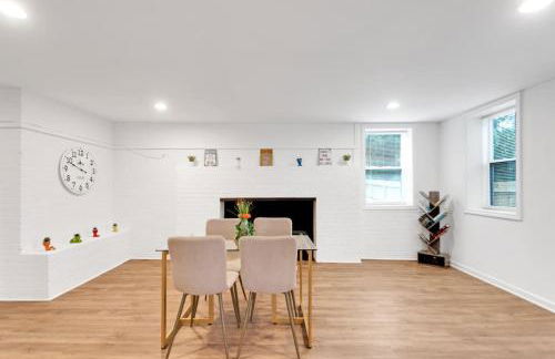 Retro Cumberland 2-Story Hangout near Six Flags - Foto 16